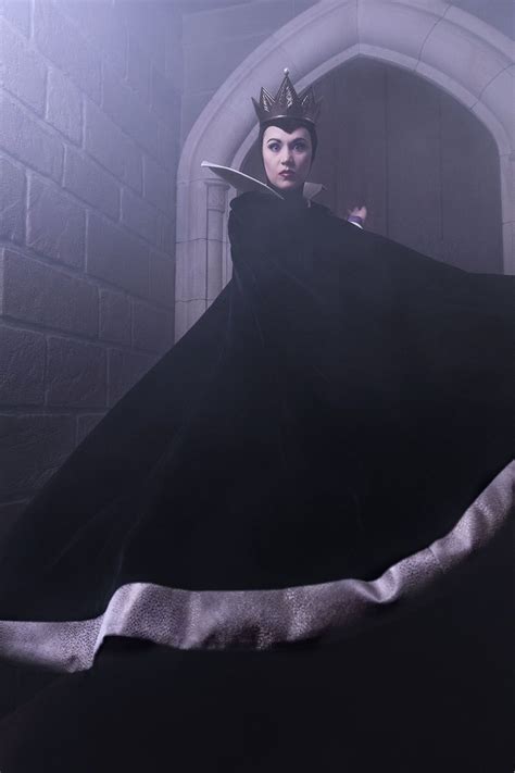who plays the evil queen in narnia